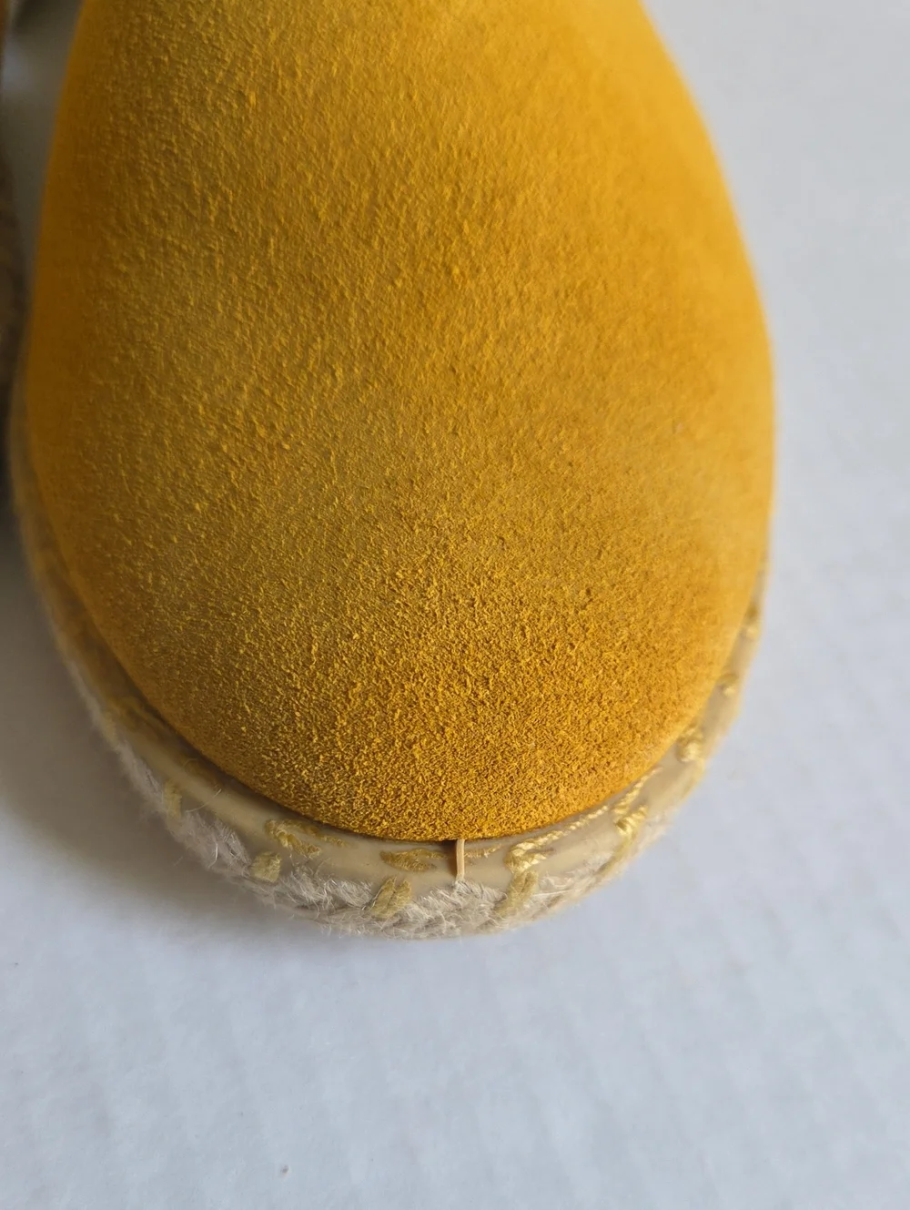 N/A comfortable yellow